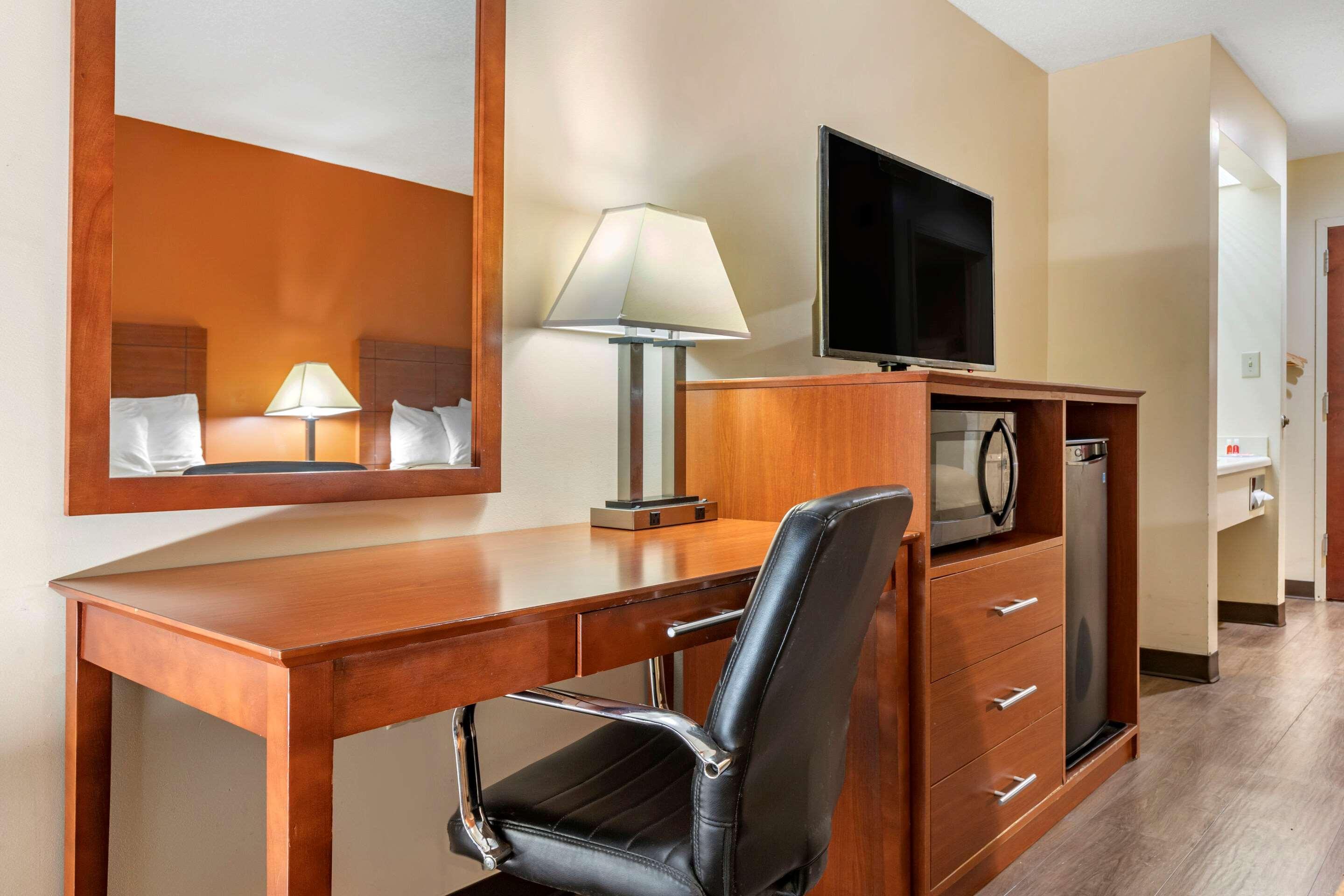 Econo Lodge St. Stephen Экстерьер фото