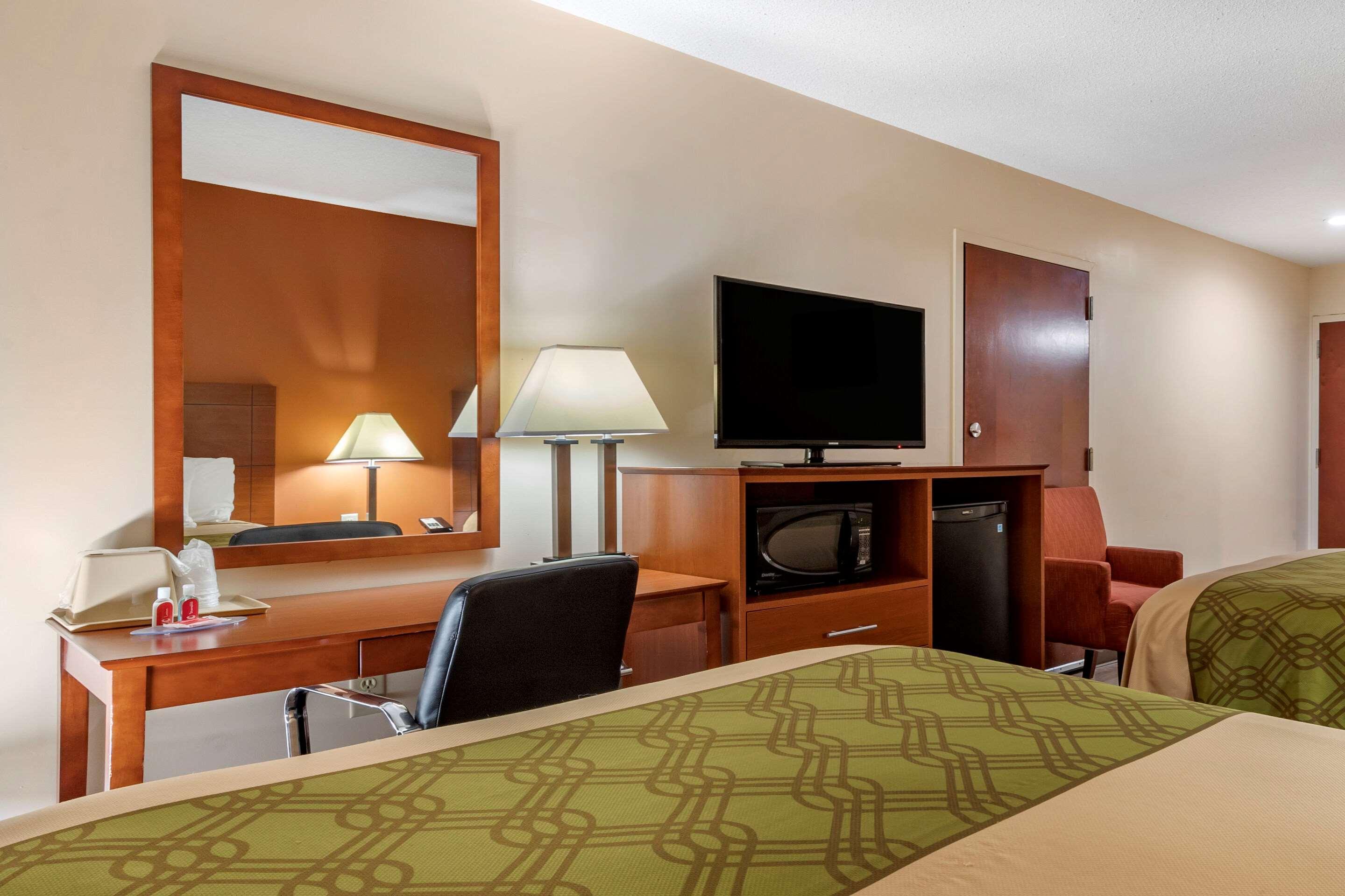 Econo Lodge St. Stephen Экстерьер фото