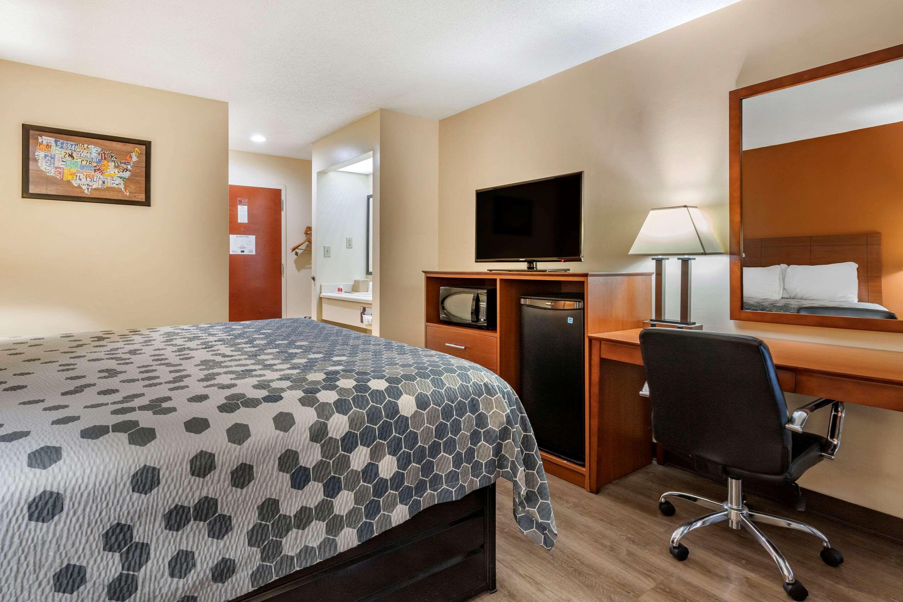 Econo Lodge St. Stephen Экстерьер фото