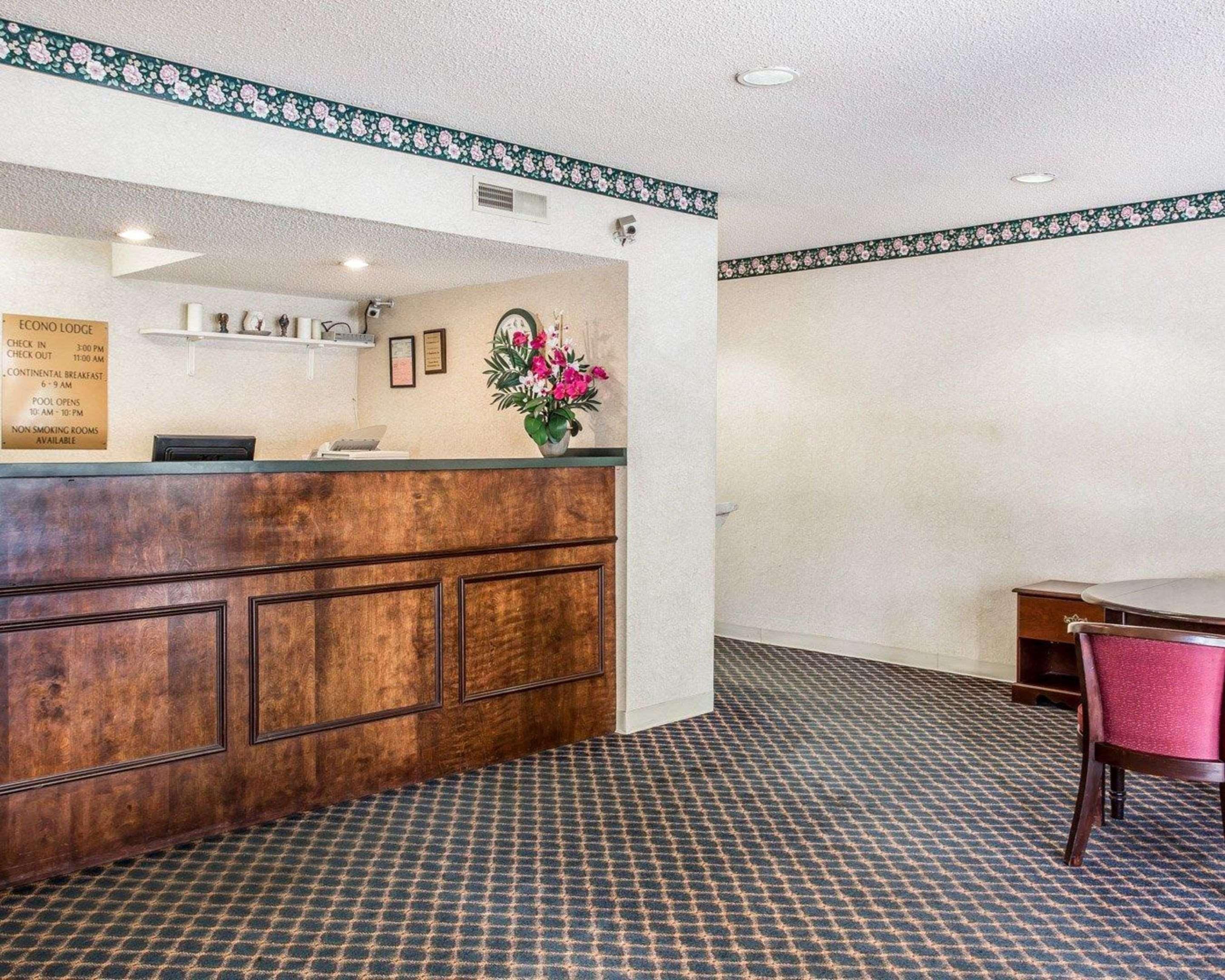 Econo Lodge St. Stephen Экстерьер фото