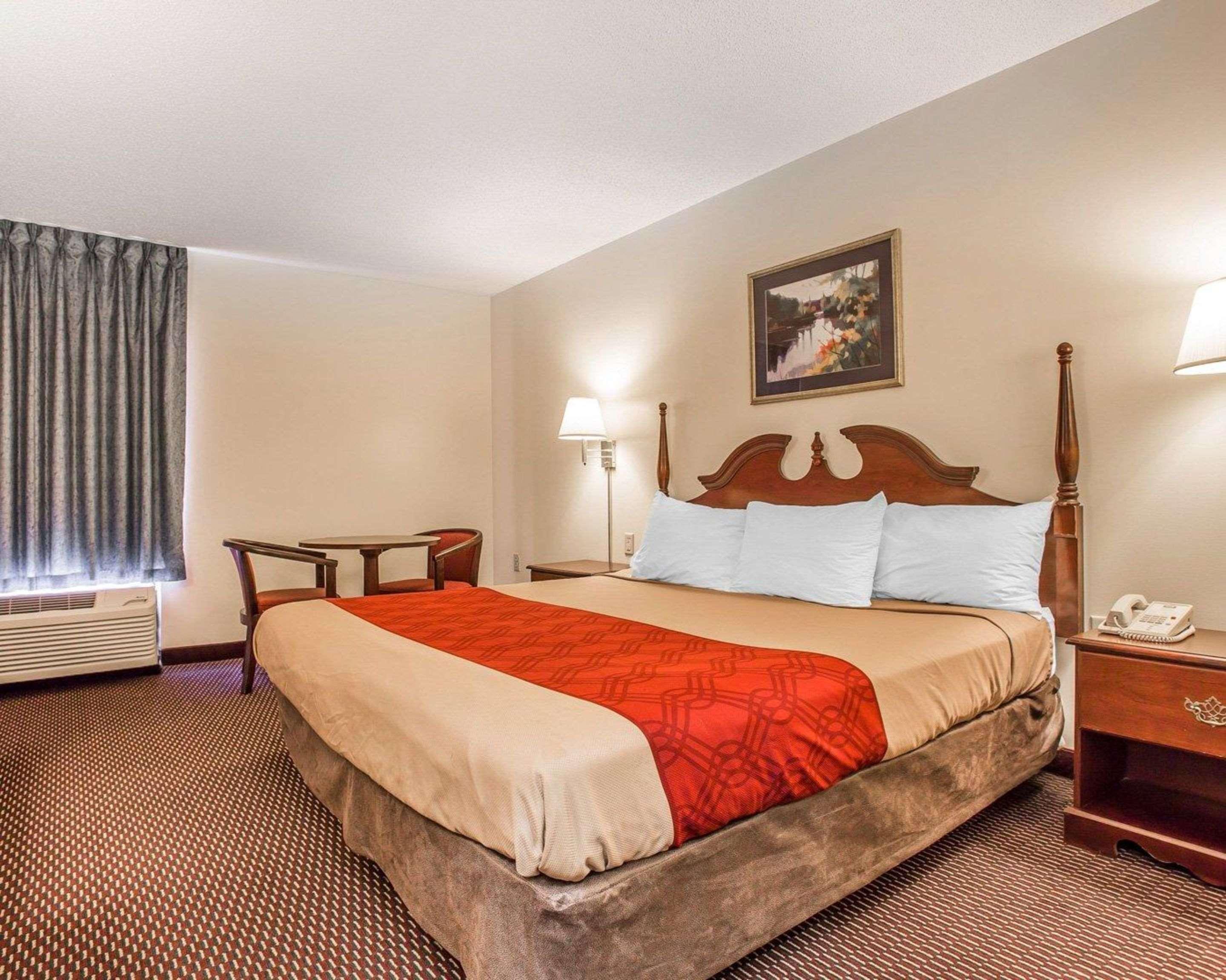 Econo Lodge St. Stephen Экстерьер фото
