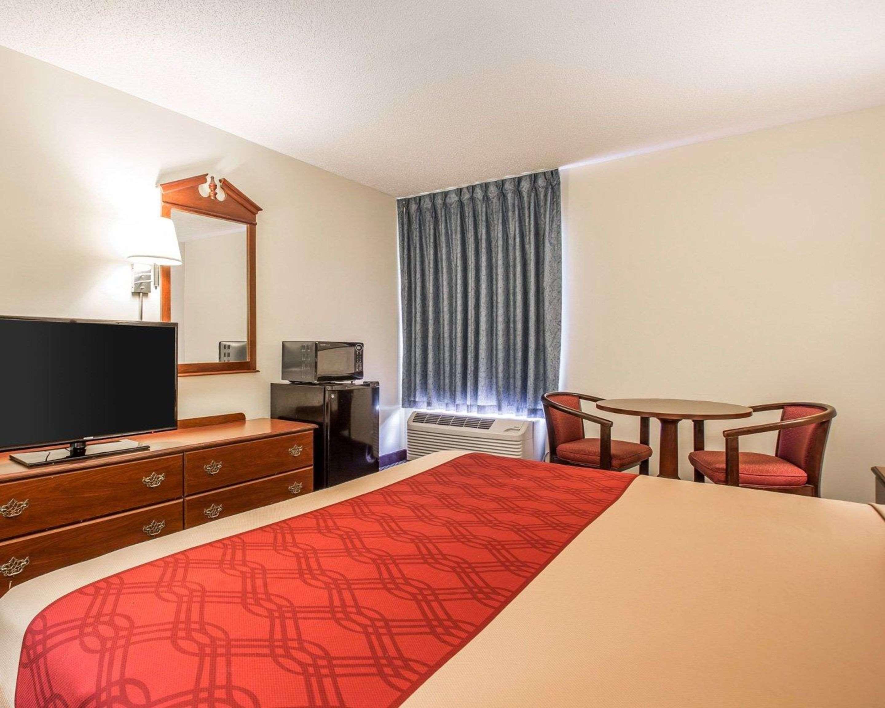 Econo Lodge St. Stephen Экстерьер фото