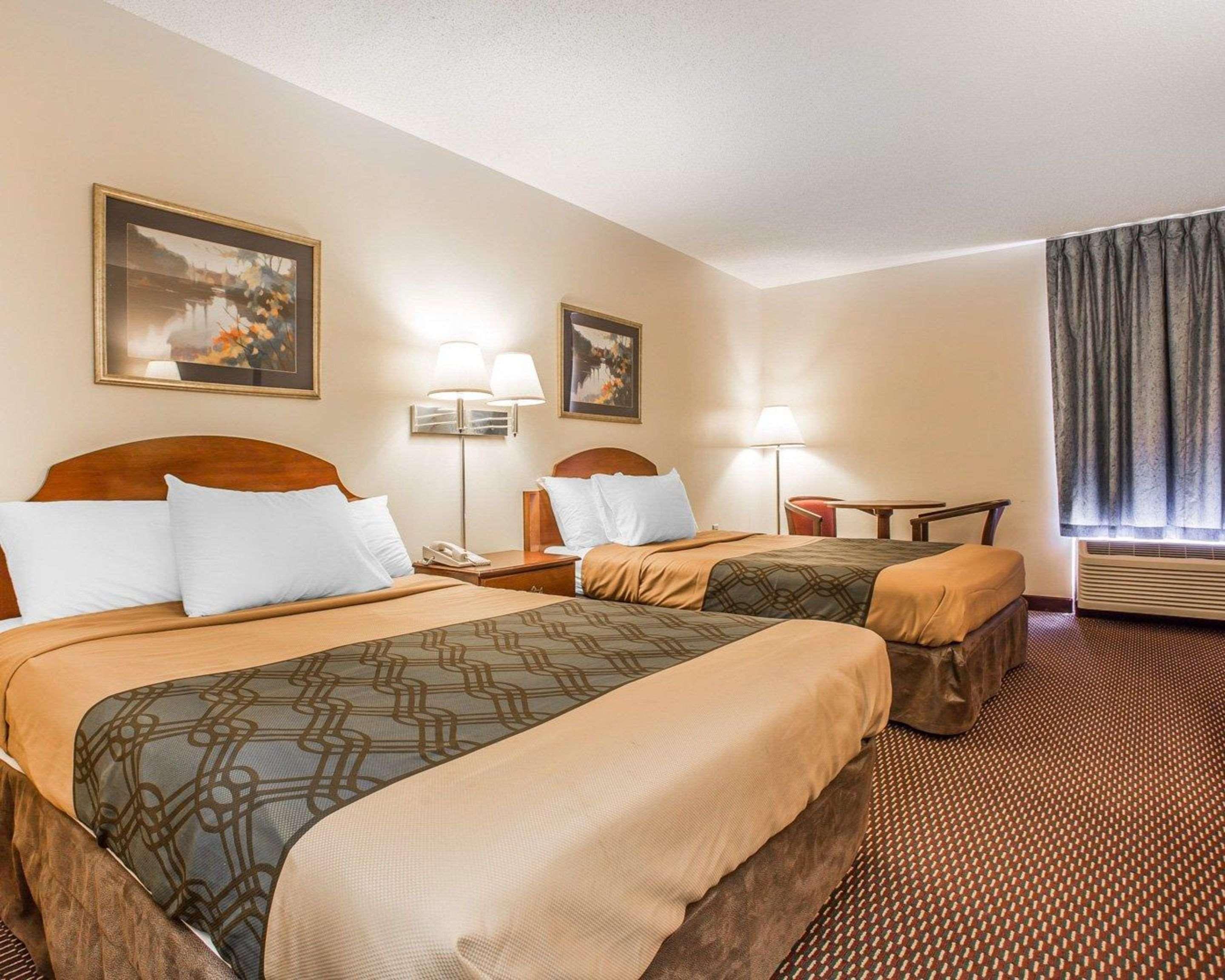 Econo Lodge St. Stephen Экстерьер фото